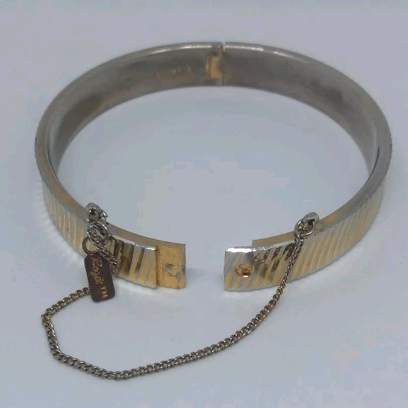 Vintage Roget Gold Tone Bangle Bracelet - Picture 5 of 6